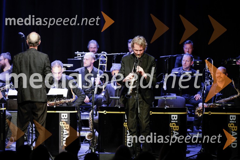  Aleš Suša, saksofonistŽigan Krajnčan navdušil z orkestrom Big Band RTV Slovenija