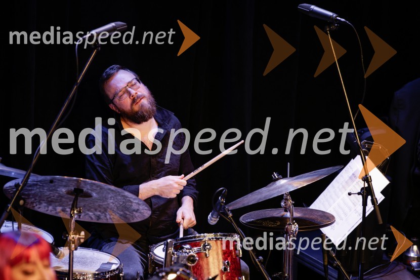 Žigan Krajnčan navdušil z orkestrom Big Band RTV Slovenija