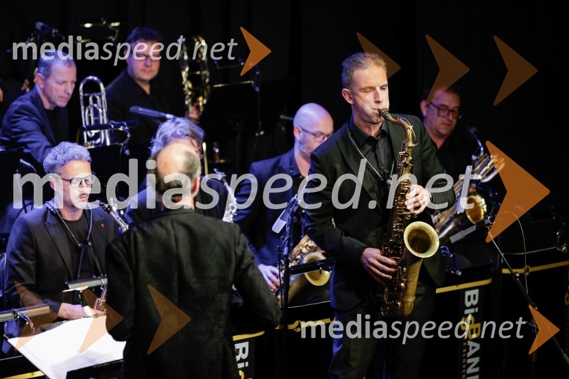 Žigan Krajnčan navdušil z orkestrom Big Band RTV Slovenija