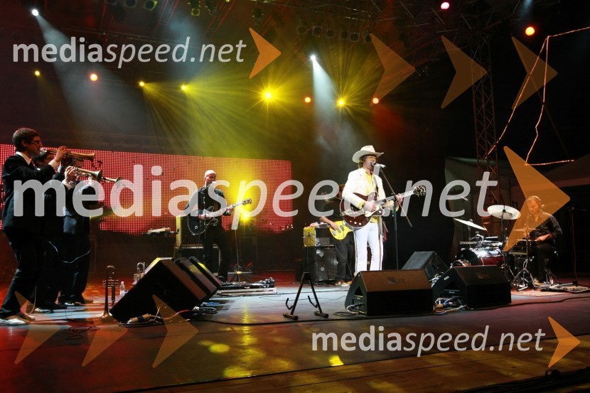 Robert Pešut - Magnifico, glasbenik in zasedba TurbolentzaDogajanje na 17. Festivalu Lent 2009