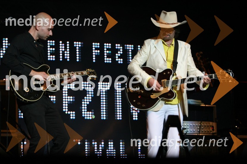 Robert Pikl in Robert Pešut - Magnifico, glasbenikaDogajanje na 17. Festivalu Lent 2009