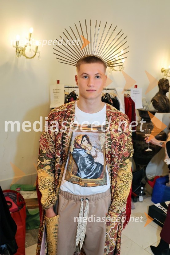 Humanitarna modna revija Roza oktober in moška moda