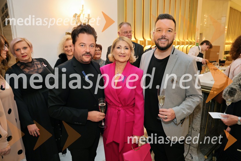 Humanitarna modna revija Roza oktober in moška moda