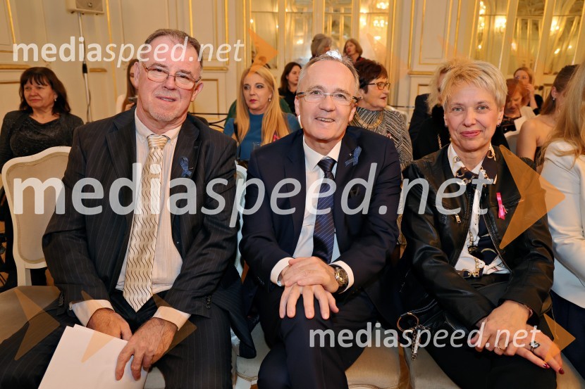 Humanitarna modna revija Roza oktober in moška moda