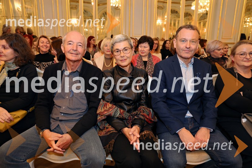 Humanitarna modna revija Roza oktober in moška moda