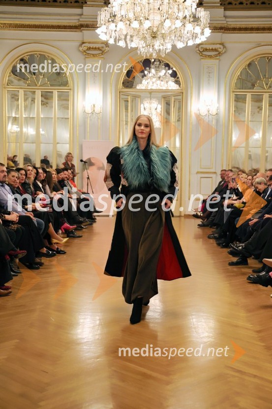 Humanitarna modna revija Roza oktober in moška moda