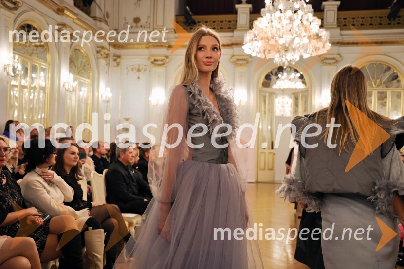 Humanitarna modna revija Roza oktober in moška moda