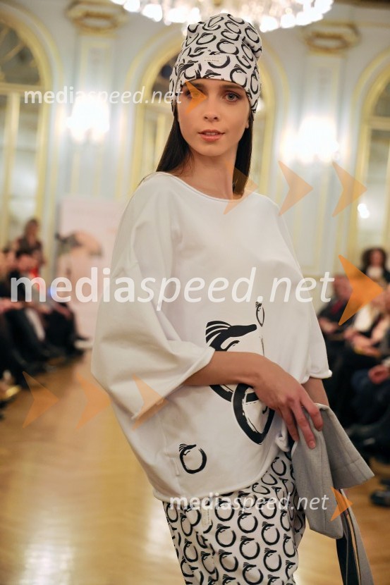 Humanitarna modna revija Roza oktober in moška moda