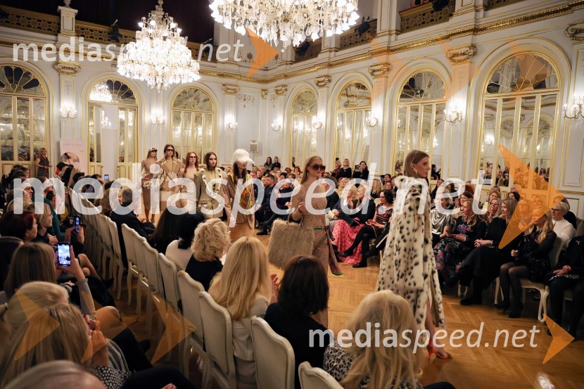 Humanitarna modna revija Roza oktober in moška moda