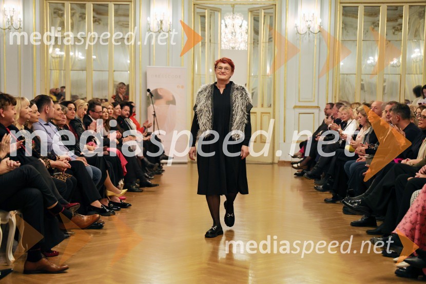 Humanitarna modna revija Roza oktober in moška moda