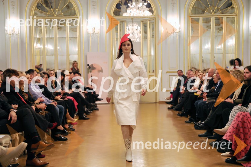 Humanitarna modna revija Roza oktober in moška moda