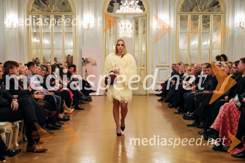 Humanitarna modna revija Roza oktober in moška moda