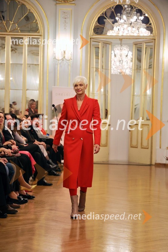 Humanitarna modna revija Roza oktober in moška moda