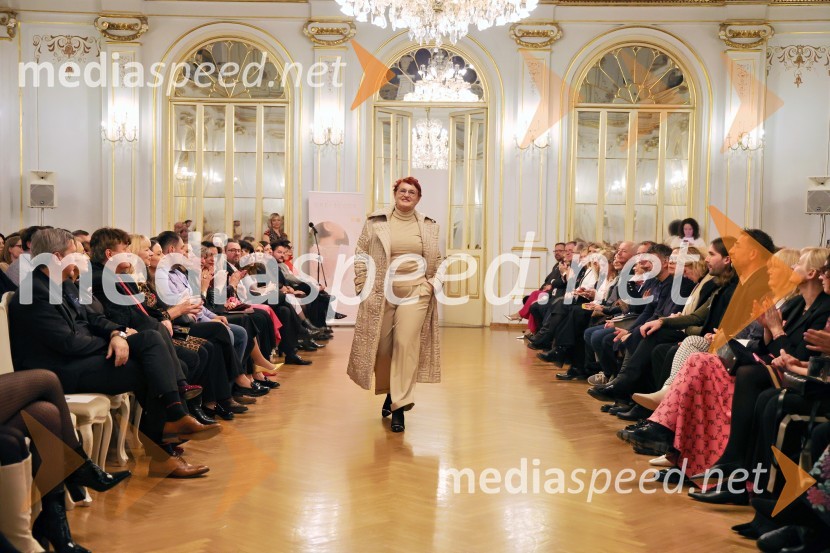 Humanitarna modna revija Roza oktober in moška moda