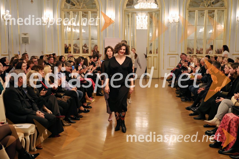 Humanitarna modna revija Roza oktober in moška moda