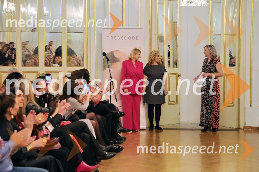 Humanitarna modna revija Roza oktober in moška moda