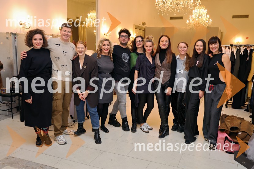 Humanitarna modna revija Roza oktober in moška moda