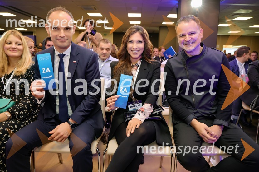  Anže Logar, predsednik stranke Demokrati, poslanec Državnega zbora Republike Slovenije;  Eva Irgl, poslanka Državnega zbora Republike Slovenije;  ... Demokrati, ustanovni kongres stranke Anžeta Logarja