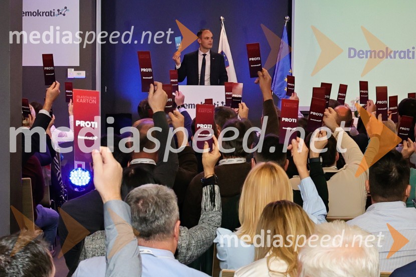  Anže Logar, predsednik stranke Demokrati, poslanec Državnega zbora Republike SlovenijeDemokrati, ustanovni kongres stranke Anžeta Logarja