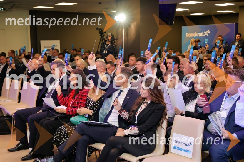  ... ;  ... ;  ... ;  Anže Logar, predsednik stranke Demokrati, poslanec Državnega zbora Republike Slovenije;  Eva Irgl, poslanka Državnega zbora Republike SlovenijeDemokrati, ustanovni kongres stranke Anžeta Logarja