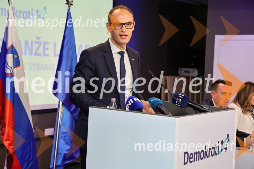  Anže Logar, predsednik stranke Demokrati, poslanec Državnega zbora Republike SlovenijeDemokrati, ustanovni kongres stranke Anžeta Logarja