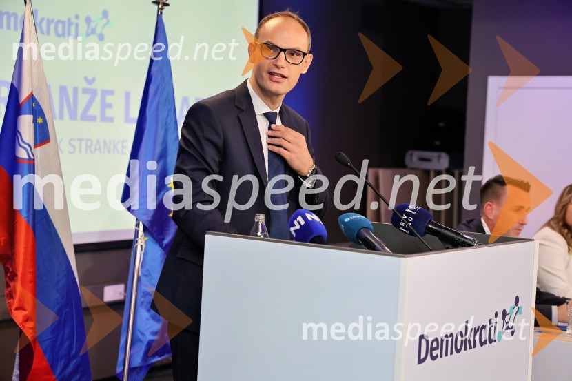  Anže Logar, predsednik stranke Demokrati, poslanec Državnega zbora Republike SlovenijeDemokrati, ustanovni kongres stranke Anžeta Logarja