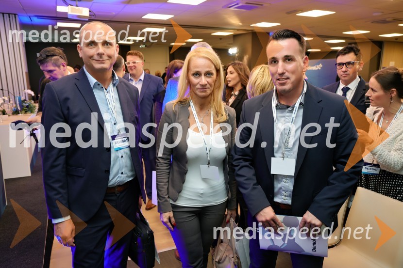  ... ;  Lea Nerat;  ... Demokrati, ustanovni kongres stranke Anžeta Logarja