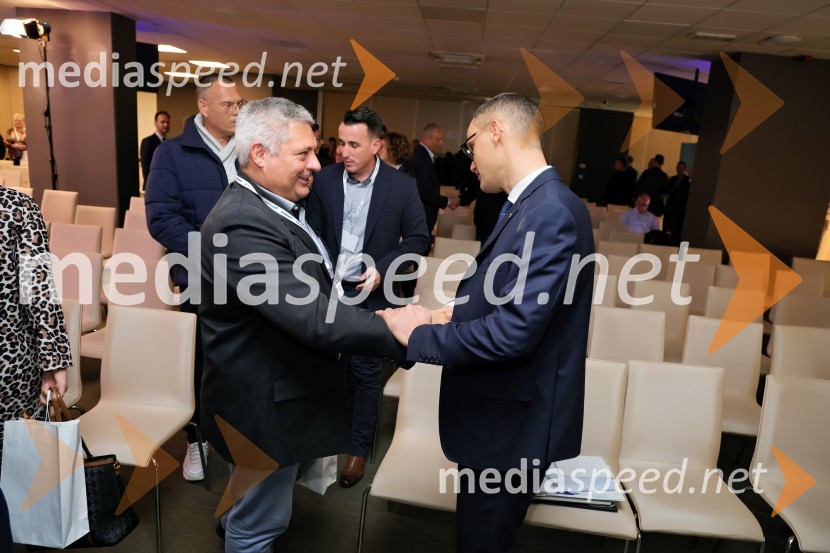  ... ;  Anže Logar, predsednik stranke Demokrati, poslanec Državnega zbora Republike SlovenijeDemokrati, ustanovni kongres stranke Anžeta Logarja