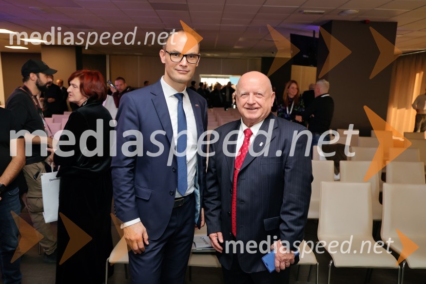  Anže Logar, predsednik stranke Demokrati, poslanec Državnega zbora Republike Slovenije;  ... Demokrati, ustanovni kongres stranke Anžeta Logarja