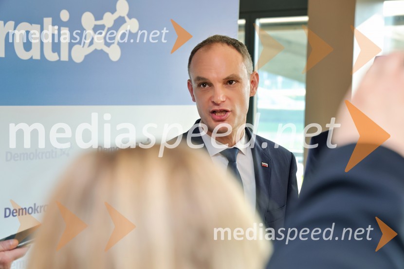  Anže Logar, predsednik stranke Demokrati, poslanec Državnega zbora Republike SlovenijeDemokrati, ustanovni kongres stranke Anžeta Logarja