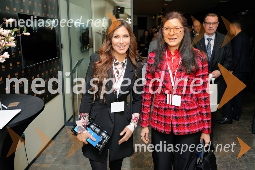  Eva Irgl, poslanka Državnega zbora Republike Slovenije;  ... Demokrati, ustanovni kongres stranke Anžeta Logarja