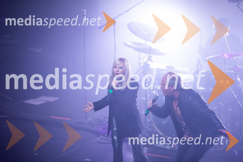  Nuša Derenda, pevka;  VIli Resnik, pevecRudan in Resnik, prvi skupni koncert in 50 let hitov