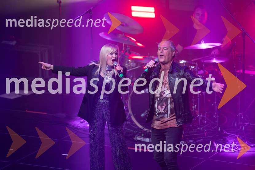  Nuša Derenda, pevka;  VIli Resnik, pevecRudan in Resnik, prvi skupni koncert in 50 let hitov