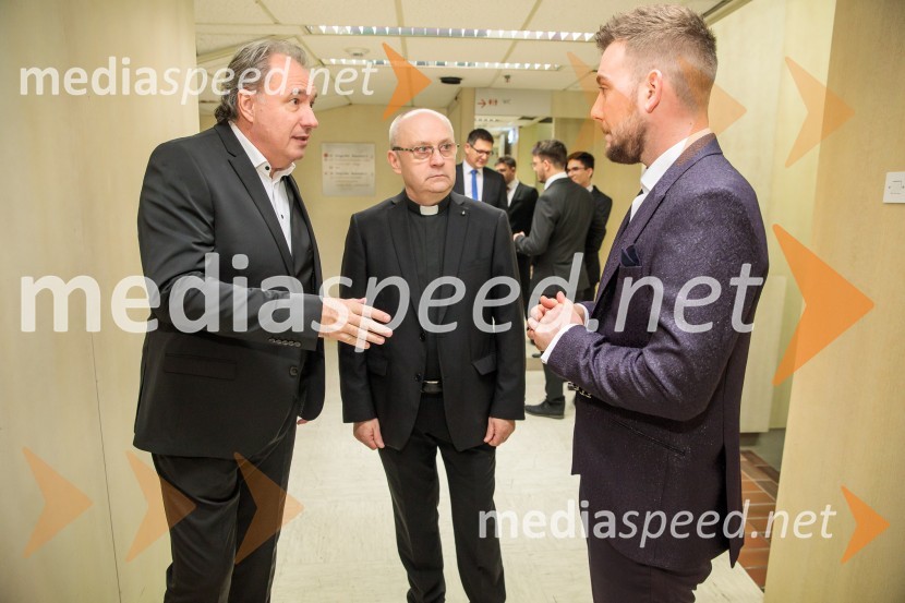  Marjan Bunič, pevec, voditelj, Radio Ognjišče;  ... ;  Domen Kljun, pevec30. Gala koncert Radia Ognjišče