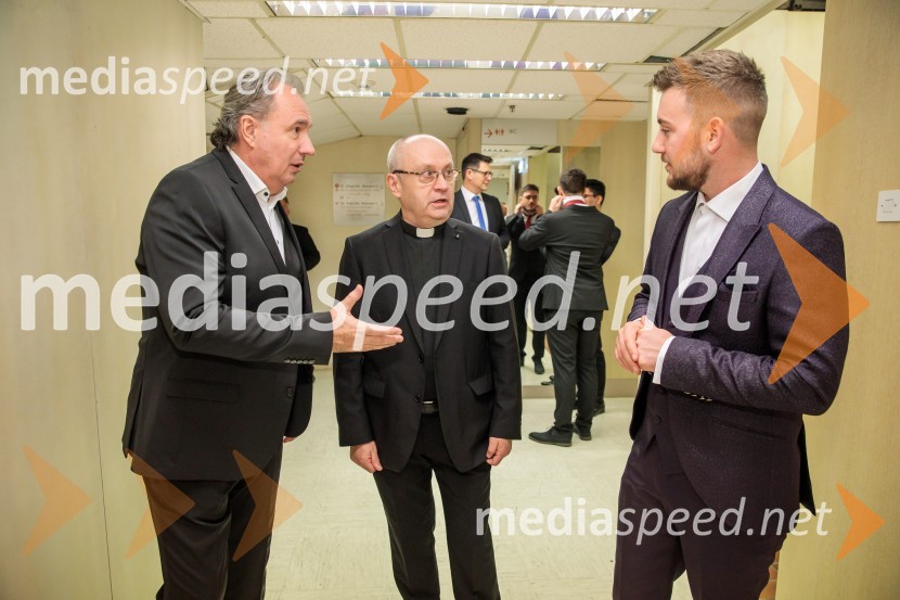  Marjan Bunič, pevec, voditelj, Radio Ognjišče;  ... ;  Domen Kljun, pevec30. Gala koncert Radia Ognjišče