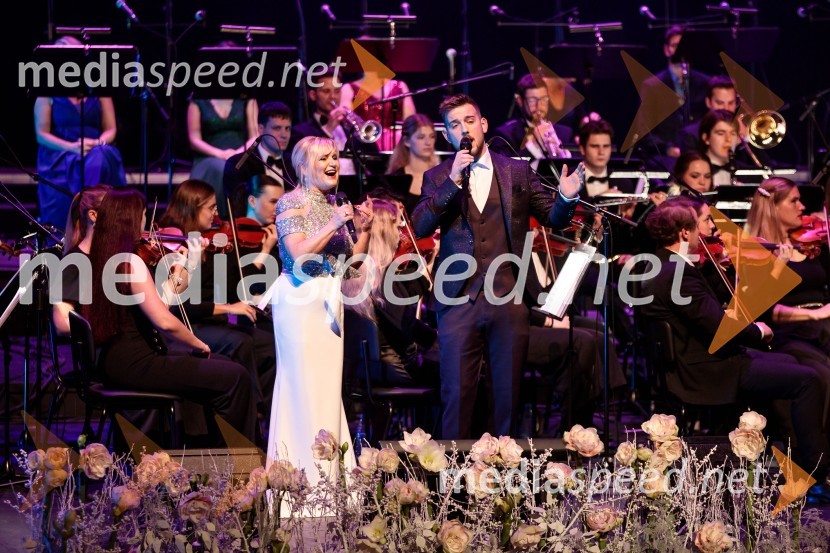  Nuša Derenda, pevka;  Domen Kljun, pevec30. Gala koncert Radia Ognjišče