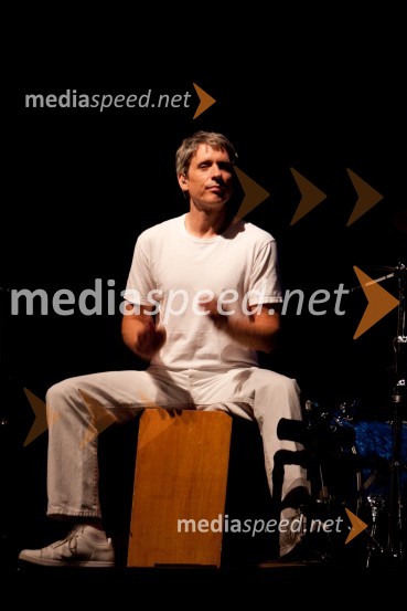 Član spremljevalne skupine Davida ByrneaDavid Byrne, koncert