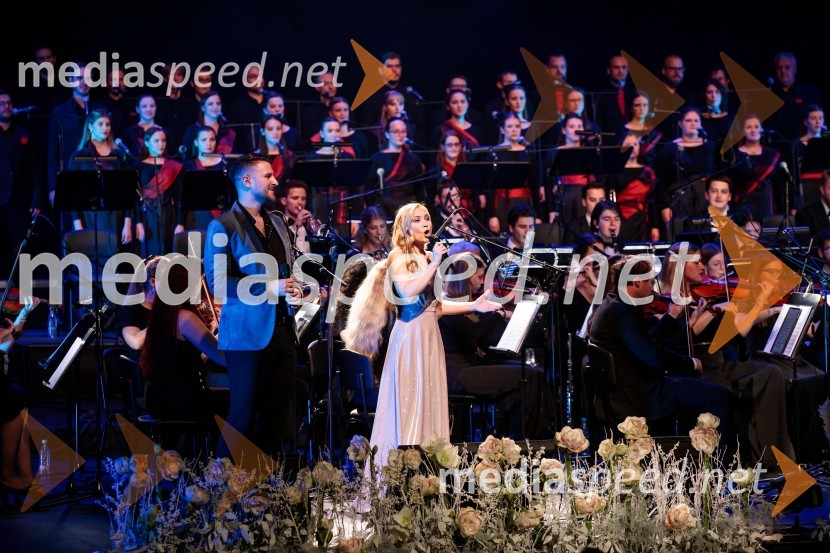  Gregor Ravnik, pevec;  Eva Černe, pevka30. Gala koncert Radia Ognjišče
