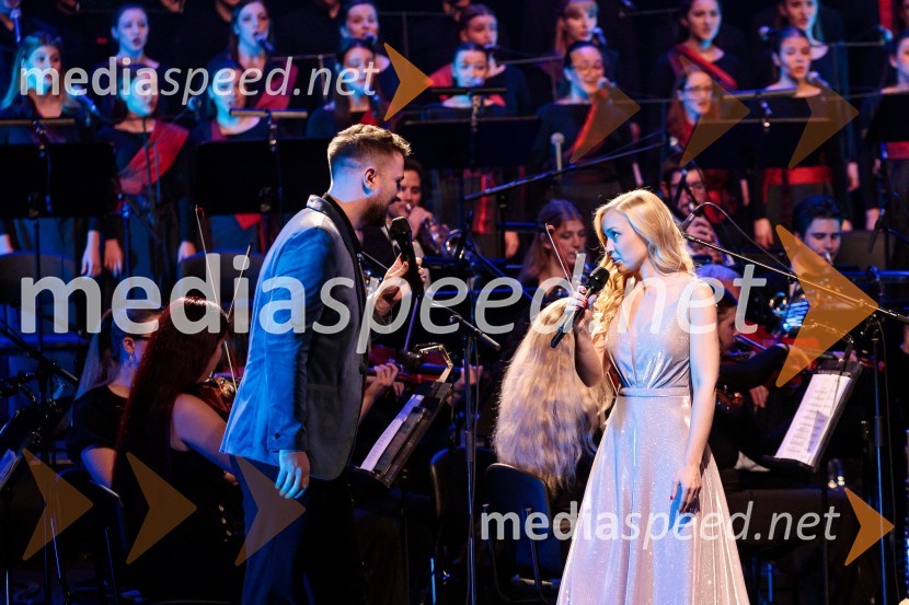  Gregor Ravnik, pevec;  Eva Černe, pevka30. Gala koncert Radia Ognjišče