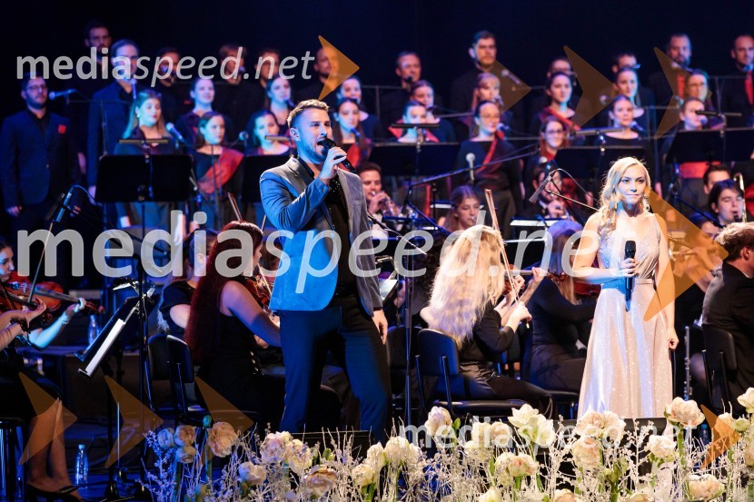  Gregor Ravnik, pevec;  Eva Černe, pevka30. Gala koncert Radia Ognjišče
