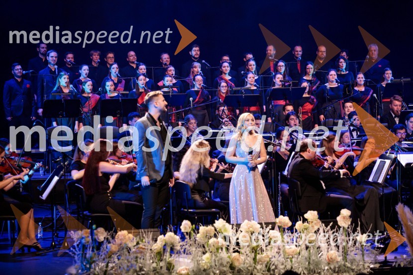  Gregor Ravnik, pevec;  Eva Černe, pevka30. Gala koncert Radia Ognjišče