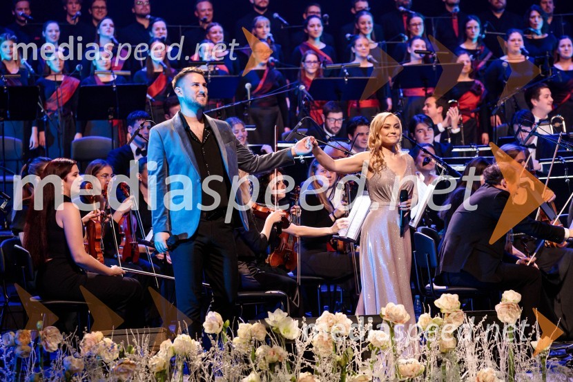  Gregor Ravnik, pevec;  Eva Černe, pevka30. Gala koncert Radia Ognjišče