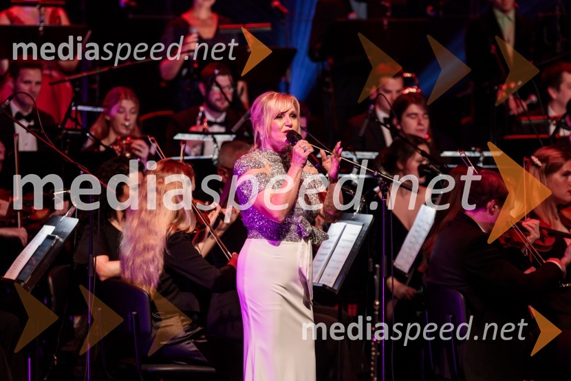  Nuša Derenda, pevka30. Gala koncert Radia Ognjišče
