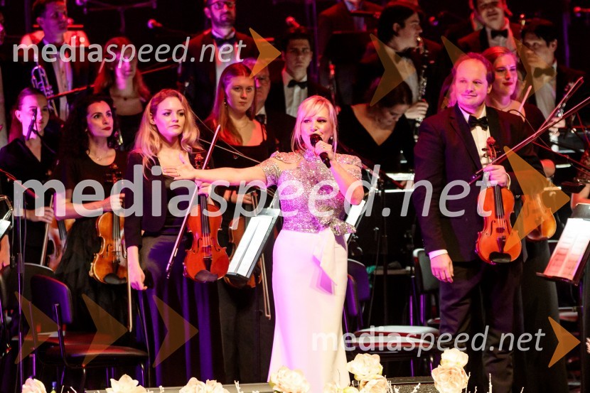  Nuša Derenda, pevka30. Gala koncert Radia Ognjišče