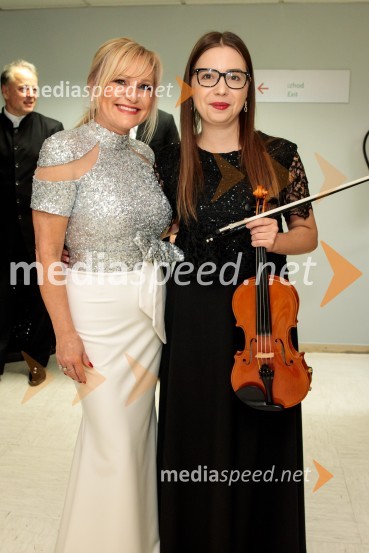  Nuša Derenda, pevka;  ... 30. Gala koncert Radia Ognjišče