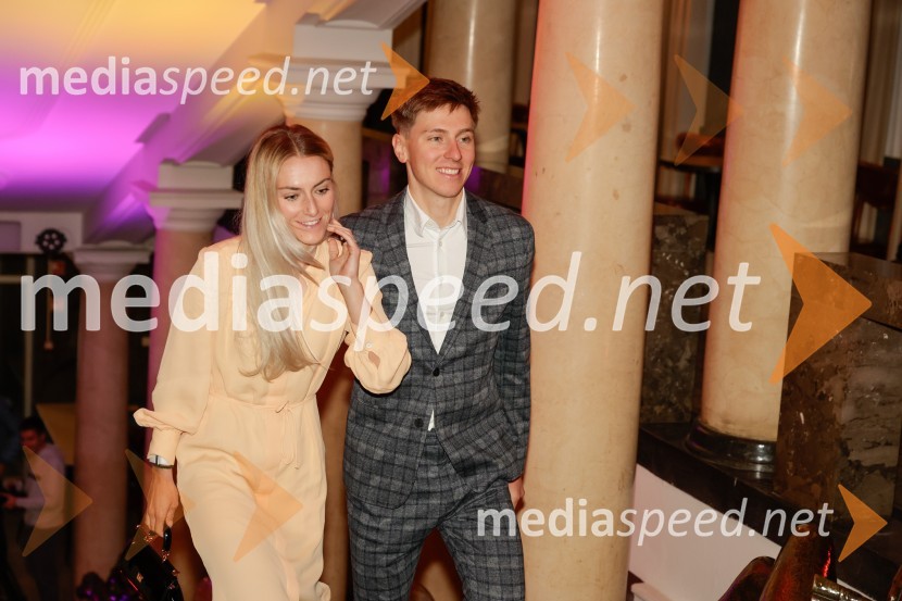  Urška Žigart, kolesarka;  Tadej Pogačar, kolesarVečer zvezd: Kolesar leta 2024 je Tadej Pogačar