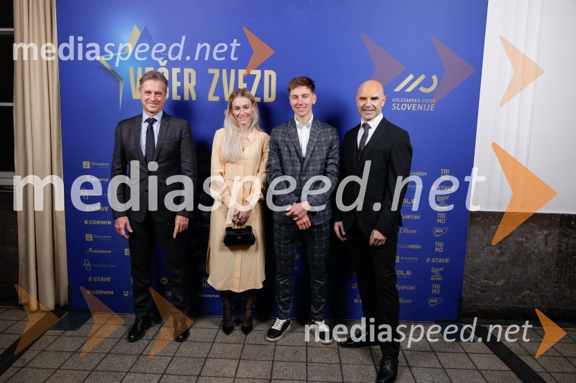 dr. Robert Golob, predsednik vlade RS;  Urška Žigart, kolesarka;  Tadej Pogačar, kolesar;  Pavel Marđonović, predsednik kolesarske zveze SlovenijaVečer zvezd: Kolesar leta 2024 je Tadej Pogačar