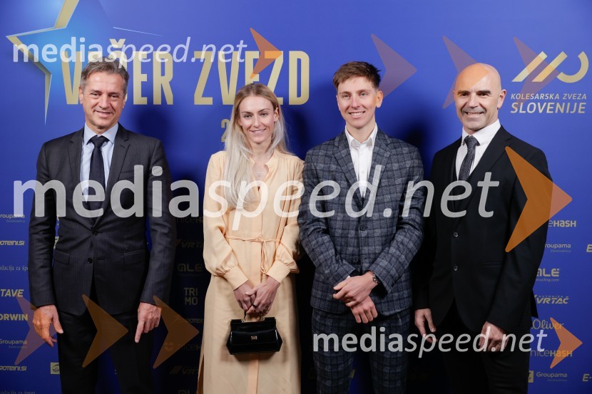 dr. Robert Golob, predsednik vlade RS;  Urška Žigart, kolesarka;  Tadej Pogačar, kolesar;  Pavel Marđonović, predsednik kolesarske zveze SlovenijaVečer zvezd: Kolesar leta 2024 je Tadej Pogačar