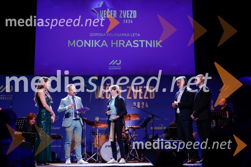  Flora Ema Lotrič, pevka;  Jože Robežnik,  televizijski voditelj;  Monika Hrastnik, gorska kolesarka;  ... ;  Pavel Marđonović, predsednik kolesarske zveze SlovenijaVečer zvezd: Kolesar leta 2024 je Tadej Pogačar