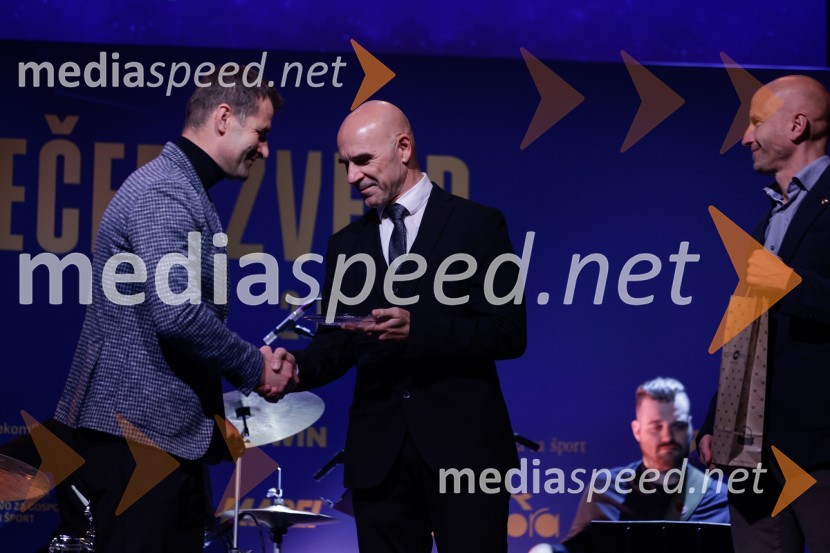  Andrej Hauptman, nekdanji kolesar, selektor državne kolesarske reprezentance;  Pavel Marđonović, predsednik kolesarske zveze Slovenija;  ... Večer zvezd: Kolesar leta 2024 je Tadej Pogačar